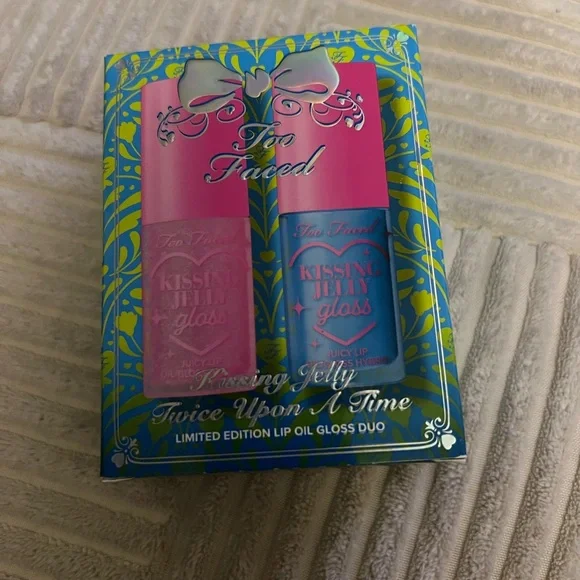 Too Faced Kissing Jelly Lip Oil Set - Pink and Blue - Picture 3 of 5